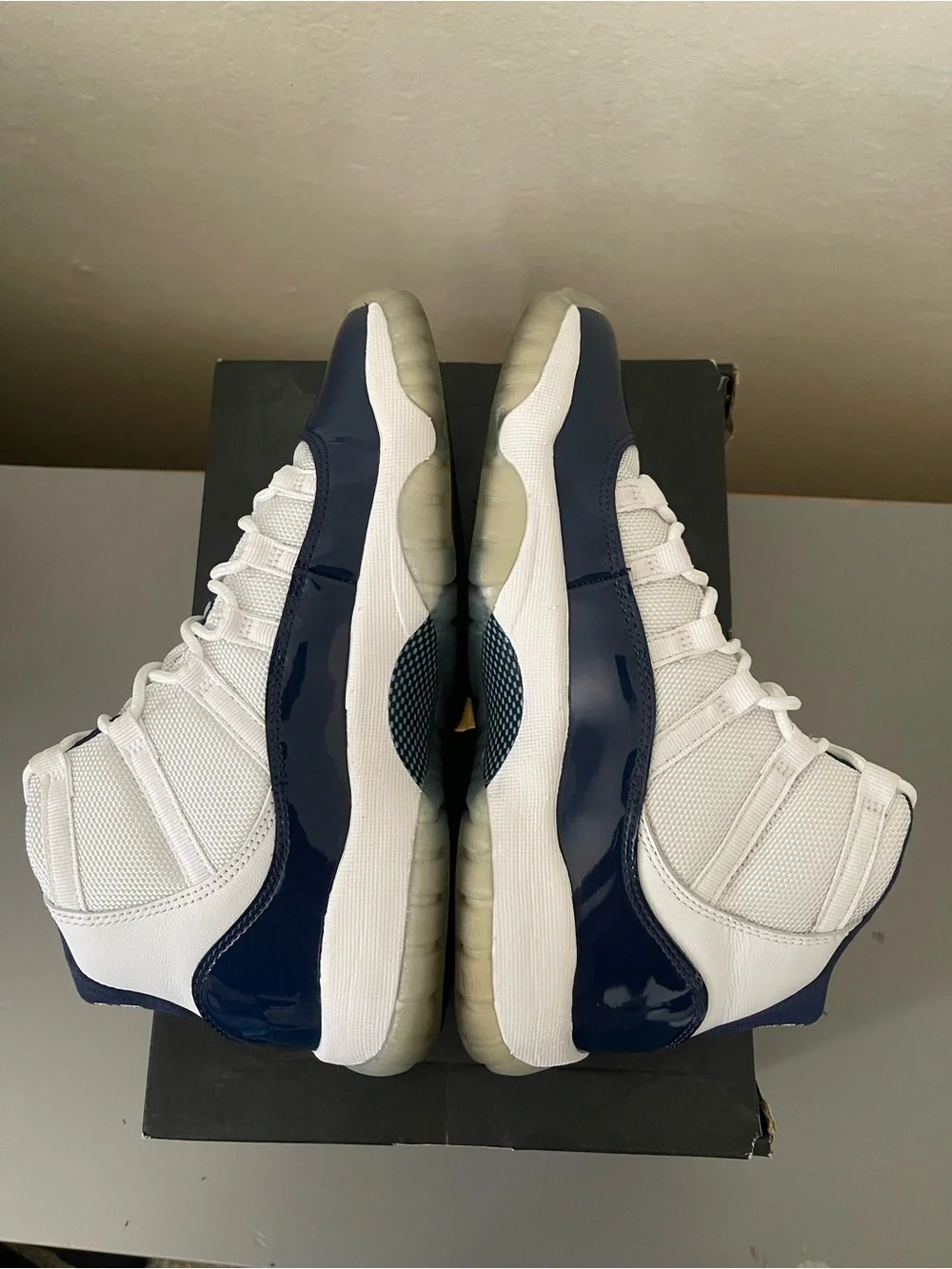 Jordan Retro High Top Sneakers White Navy